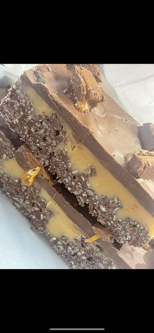 Caramel chewy ricecrispie mars bar square